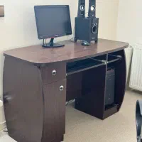 میز کامپیوتر و صندلی چرخدار|میز تحریر و کامپیوتر|شاهین‌شهر, دهخدا|دیوار