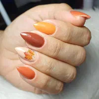 آموزش کاشت ناخن