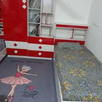 تخت یک نفره با کمد لباسی و بوفه اسباب بازی