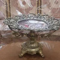 میوه خوری پایه دار فلزی. و رومیزی ترمه