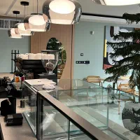 «استخدام نیرو در کافه رستوران هِرمان»