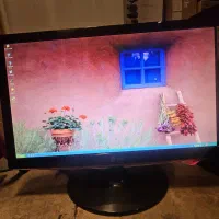 کامپیوتر رومیزی با کیس و مانیتور و کیبورد و ماوس