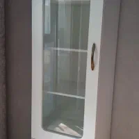 ویترین کتابخانه طبقه ای