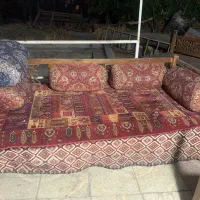 تخت چوبی