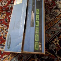 یک عدد DVD