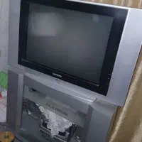 تلویزیون میز و‌رادیو ضبط