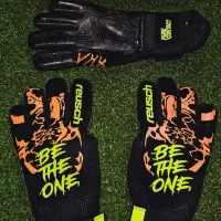 دستکش دروازبانی رشد لاتکس ساق‌دار در سه رنگ