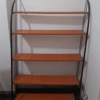 قفسه دکوری و کتاب