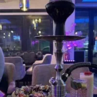 استخدام یک نیروی قلیون زن برای کافی شاپ برند