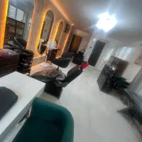 واحد تجاری دربست. براصلی پل گردن تمیز .نور گیر
