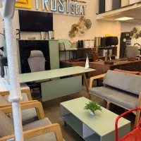 منشی دیجیتال مسلط به انگلیسی