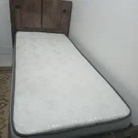 تخت یک نفره به همراه تشک