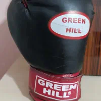 یه عدد کیسه بکس سالم در حد نو و دو جفت دستکش بکس|تجهیزات ورزشی|مشهد, چهارچشمه|دیوار