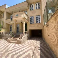 ویلایی-دو-طبقه-230متر-پاسداران-چشم-انداز-درختی