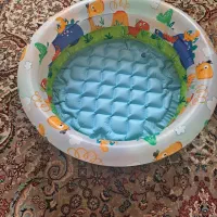 استخر آبی کودک