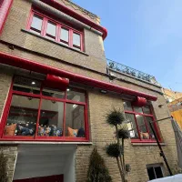 آشپز و سر آشپز ایرانی انبار دار آقا سالن دار خانم