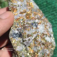 سنگ طلا طبیعی