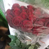 گل رز طبیعی .ودسته گل طبیعی با گل رز وگل های خوشگل