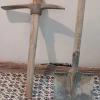 بیل و کلنگ قدیمی