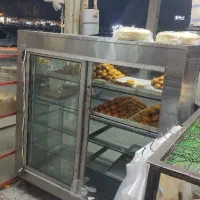 فروشنده ی خانم