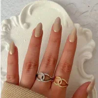 استیل درجه یک. زیورآلات. حس خوب