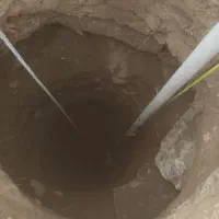 حفاری چاه تا عمق 80متر و تخریب ساختمان