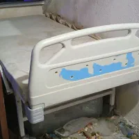 تخت بیمارستانی