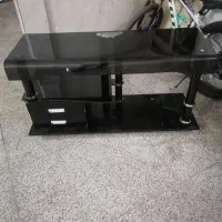 میز تلویزیون شیشهای شیک و سالم|میز تلویزیون|مشهد, کارمندان دوم|دیوار