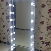 آینه هالیوودی پایه دار
