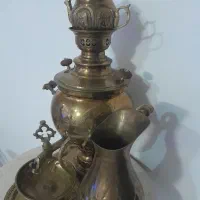 یک عددسماوربرنجی قدیمی باتمام لوازمش