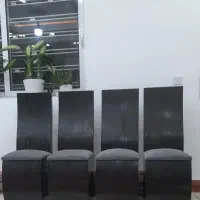 ۴ عدد صندلی