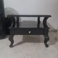 میز چوبی جلو مبلی