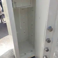 ۱۲۰در ۸۰ عمق ۶۰ وزن یک تن گاوصندوق|فروشگاه و مغازه|پیرانشهر, |دیوار