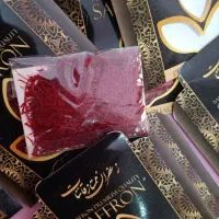 زعفران قلمدار و با برگه آزمایشگاهی