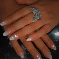 آموزش کاشت ناخن در پرند