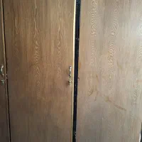 سه عدد در کمد دیواری