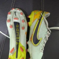 کفش استوک چمنی تمپو لجند ۹ سایز ۴۰