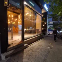 ملاصدرا / ۳۰۰متر مغازه تجاری/ ۷پارکینگ