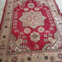 فرش قرمز