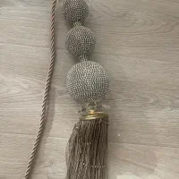 آویز پرده نگین دار