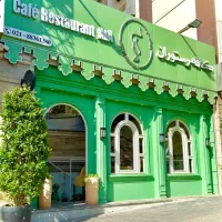 استخدام آشپز فرنگی و‌کمک اشپز(حقوق۳۰الی۴۰)