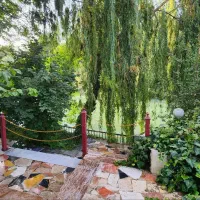 اجاره ویلا دو طبقه لب اب باغبهادران باغبادران|اجارهٔ کوتاهمدت ویلا و باغ|باغ بهادران, |دیوار