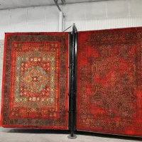 فرش پارمیس ابریشم ۱۲۰۰شانه گل لاکی تراکم۳۶۰۰