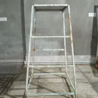 چهار پایه فلزی
