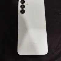 یک دستگاه  A16  رم 6  128. گارانتی دارد