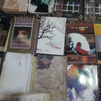 تعدادی کتاب رمان بسیار قدیمی به فروش میرسد