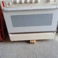 یک عدد گاز فر دوعدد بخاری یکدست مبل سلطنتی ۹نفرع