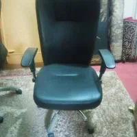 تجهیزات اداری ، میز ، صندلی گردان