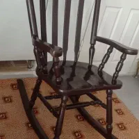 صندلی راک ( مادربزرگ ) در حد نو خیلی شیک و سالم