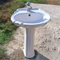 روشویی سرویس بهداشتی به همراه آیینه و شیر|لوازم سرویس بهداشتی|ساری, |دیوار